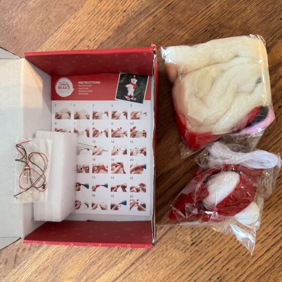 New Needle Felting Kit Ice Skating Bear Craft  Wool Needles Threads - Picture 4 of 6